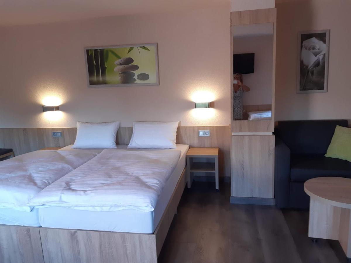 Katalin Motel&Étterem Berettyóújfalu Esterno foto