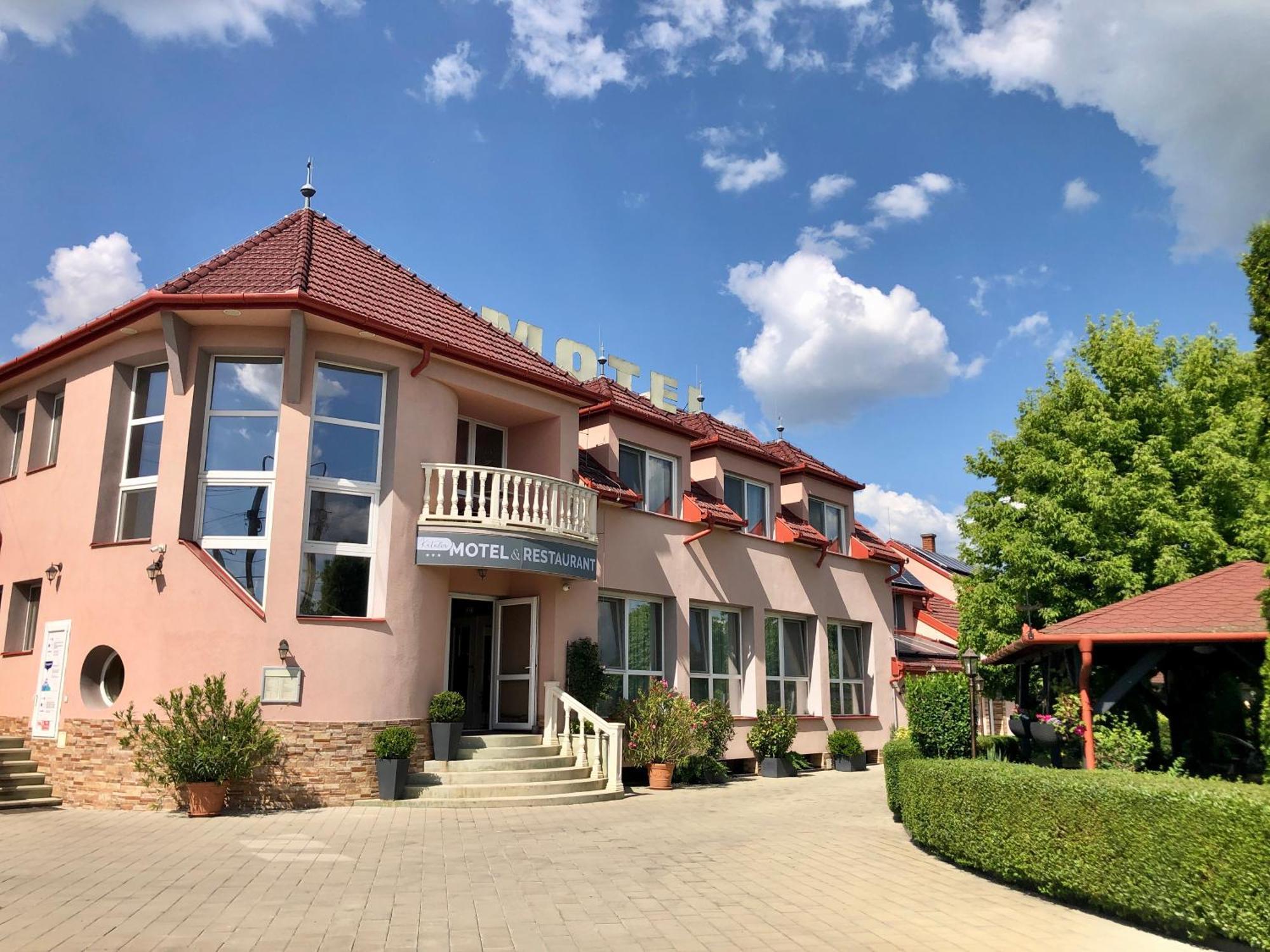 Katalin Motel&Étterem Berettyóújfalu Esterno foto
