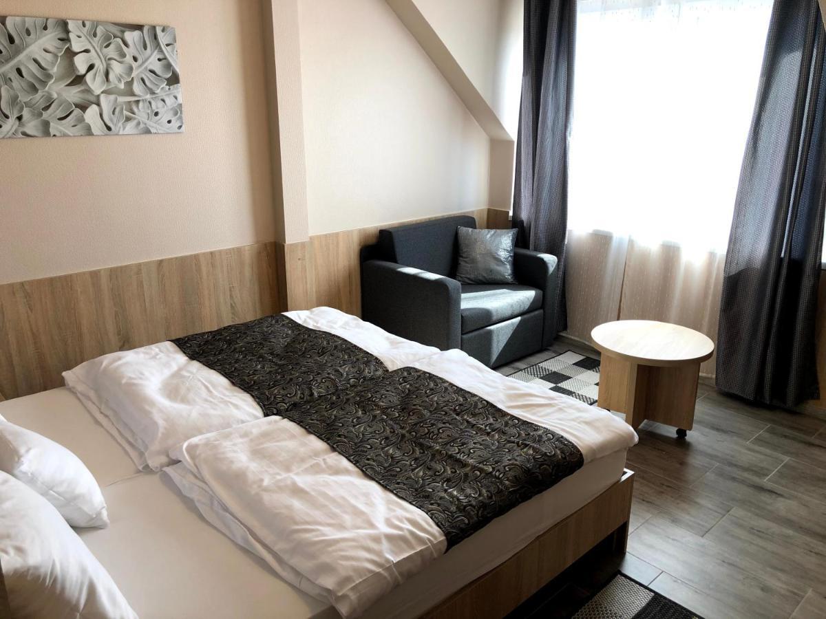 Katalin Motel&Étterem Berettyóújfalu Esterno foto